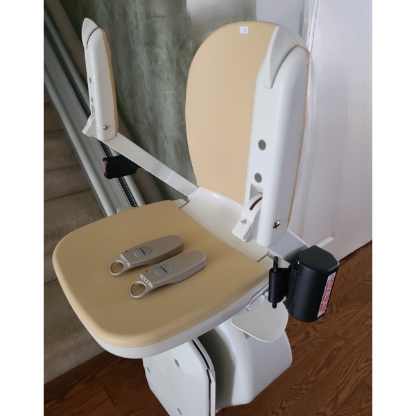 Acorn Superglide 130T700 Stairlift- Installed Straight Track for 11 Stairs- Approx 140" Length 