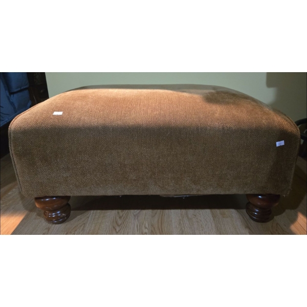 Cloth Ottoman - 30W, 24D, 15T 