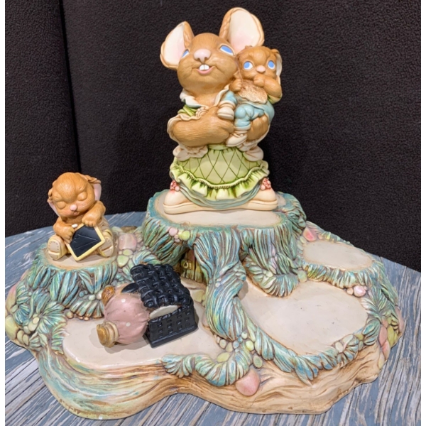 Pendelfin Scene Base 15L With 8T Pendelfin Rabbit, 3T Rabbit & 3L Hiding Rabbit	
