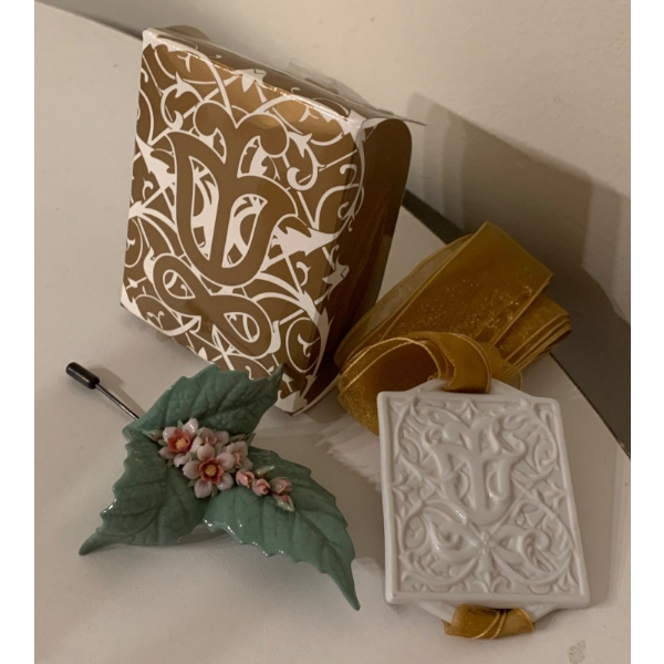 LLADRO  Porcelain Pin & Bookmark (4.5L) 