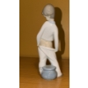 Image 6 : Lladro Figurines: At Sink 4 W, 4.5 D, 7.5 T , w/ Tummy Showing 8.5 T