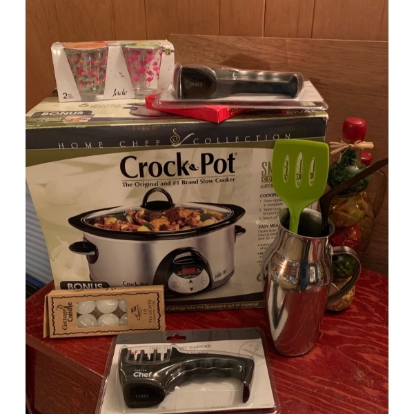 New Family Sized Crockpot w/ Kitchen Decor Gadgets & More