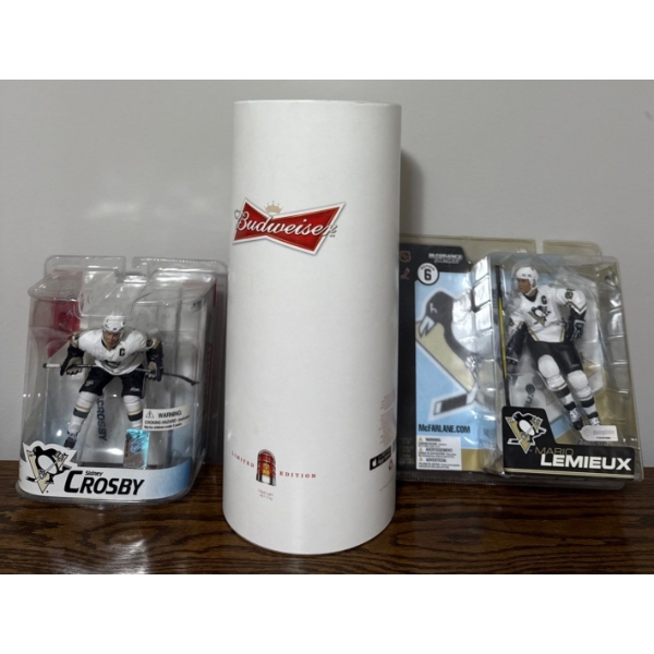 Budwiser Clock w/ Two Official Player Figurines  Crosby & Lemieux