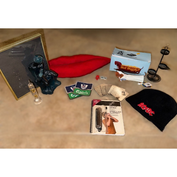 Collectible "Hot Diggidy" 6.5 W, 3 T, Frame 9 X 11.5, Glass Thinker 4 W, 3 D, 9 T and More!