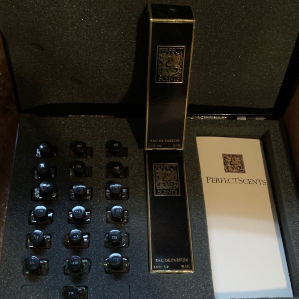 Perfect Scents Sampler Tray w/ 3 Large Bottles 