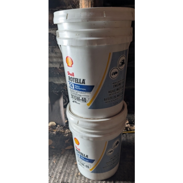 New Shell Rotella T4 Triple Protection 15W-40 Heavy Duty Diesal Engine Oil  - Each Pail 18.9L
