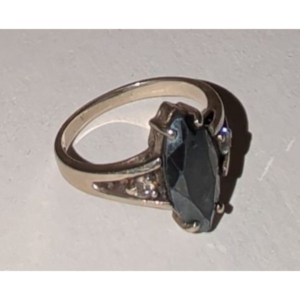Stamped 10K White Gold w/ Marquise Cut Hematite 3.68g