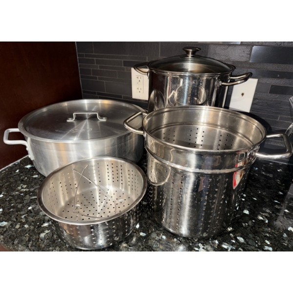 XL Culinary Stock Pots w/ Colander Lids & The Ability To Cook For Larger Capacities