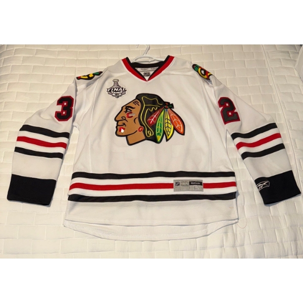 Reebok Signed Chicago Blackhawks Hockey Jersey- Kris Versteeg #32 Autographed Hockey Jersey Size Lar