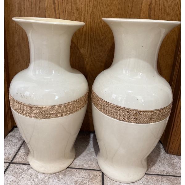 Ivory Ceramic Vase Pairing w/ Jute Accents 19T