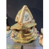 Image 6 : Bunny Buildings, Books & More