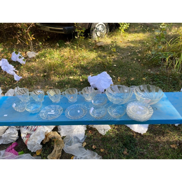 Frosted Glassware Set