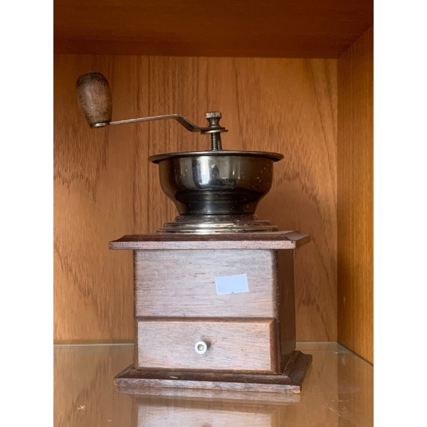 Antique Coffee Grinder - 8T 
