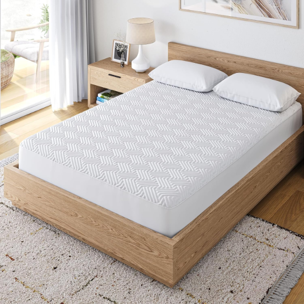100% WATERPROOF MATTRESS PROTECTOR FULL SIZE (NEW)