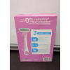 Image 3 : VENUS SENSITIVE WOMEN'S DISPOSABLE RAZORS, 15-COUNT