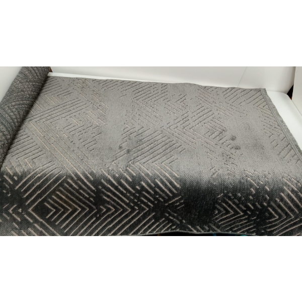 CAM LIVING WILCOX AREA RUG 60.5 C 30.5 (SLIGHTLY USED)