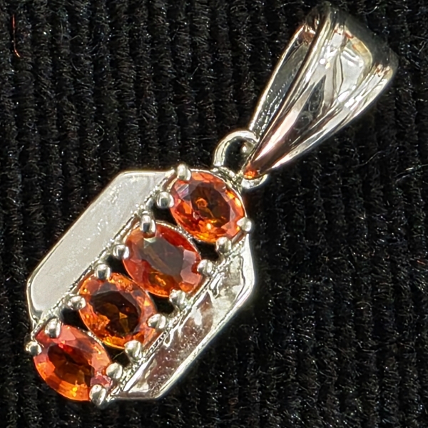 SILVER ORANGE SAPPHIRE(0.85CT) PENDANT
