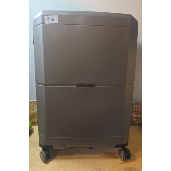 AIR CANADA MAPLE LEAF "CODE 000" (SLIGHTLY USED)