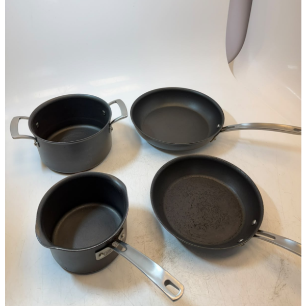 KIRKLAND SIGNATURE 4-PIECE HARD-ANODIZED NON-STICK COOKWARE -U