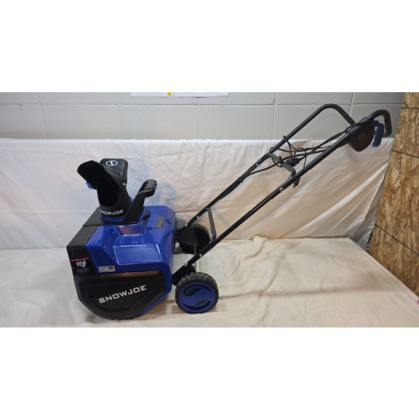 SNOW JOE SJ627E-CVR ELECTRIC SNOW THROWER, 22-INCH, 15-AMP W/ DUAL LED LIGHTS (NEW)