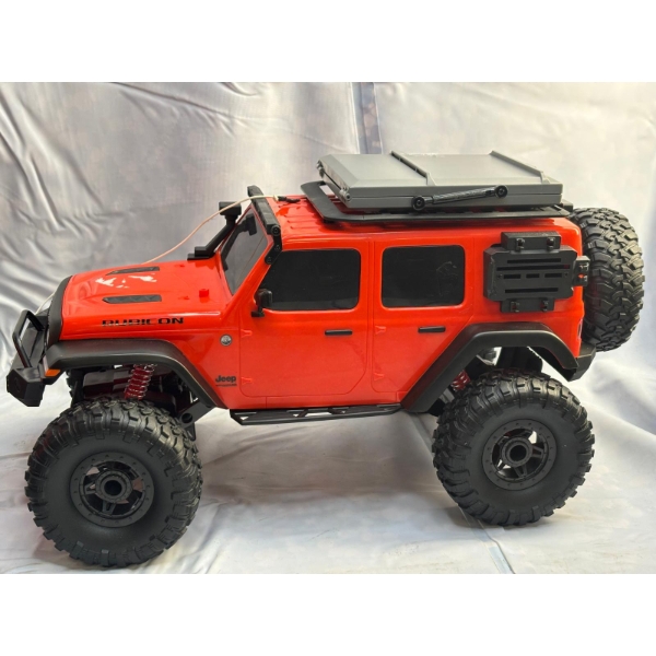 REMOTE CONTROL JEEP OVERLANDER (SLIGHTLY USED, NOT WORKING, NO CHARGER)