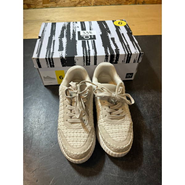 DV BY DOLCE VITA WOMENS FAY SNEAKER SIZE 6 (SLIGHTLY USED)