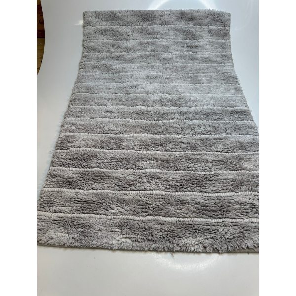 MENIRAL SPRING LUXURY COTTON BATHMAT (SLIGHTLY USED)