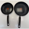 Image 2 : T-FAL 2-PIECE SKILLET SET, HEAVY GAUGE FORGED ALUMINIUM WITH TITANIUM NON-STICK -U