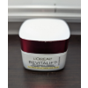 Image 2 : L'ORÉAL PARIS REVITALIFT DAY MOISTURIZER WITH SPF 25