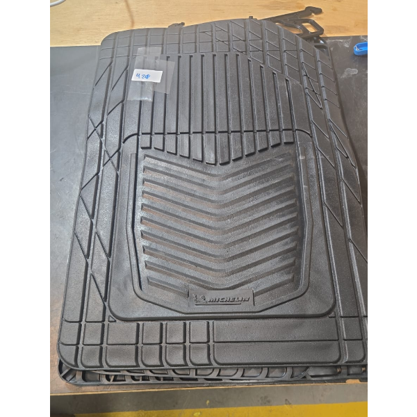 MICHELIN ALL WEATHER CAR MATS FRONT AND REAR (NEW)