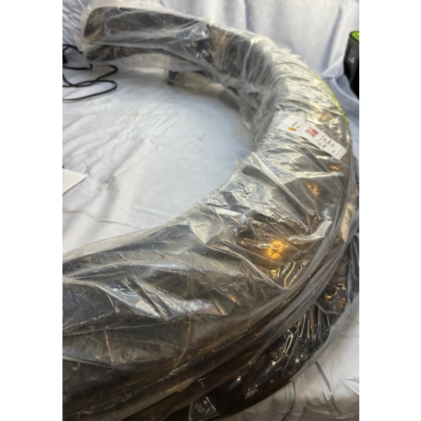 BODY KIT FENDER FOR TOYOTA TUNDRA (SLIGHTLY USED)