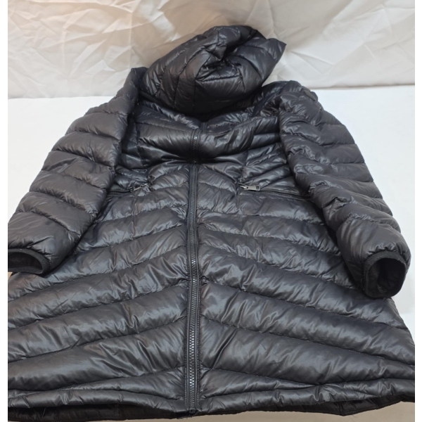 ANDREW MARC- 650 FIL PREMIUM DOWN DARK NAVY COLOR HOODED PUFFER COAT (USED, NO BOX)