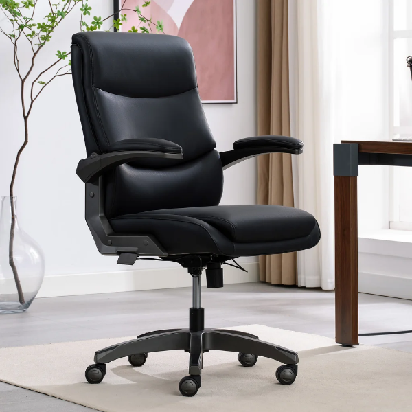 LA-Z-BOY OFFICE MANAGER CHAIR WITH FLIP-UP ARMS -SUMP