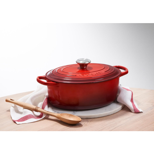LE CREUSET ENAMELED CAST IRON SIGNATURE OVAL DUTCH OVEN (USED)