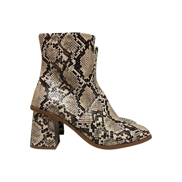 TIME AND TRU SNAKESKIN ANKLE BOOTIES (SIZE 7)