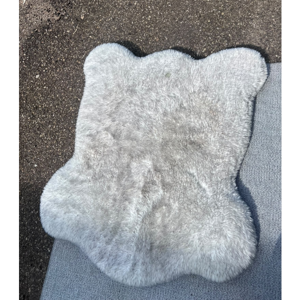 BETTER HOMES & GARDENS FAUX SHEEPSKIN FUR PELT AREA RUG -SU