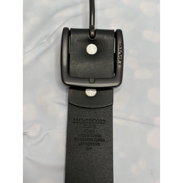 LEVI'S MEN'S CASUAL LEATHER BELT (NEW)
