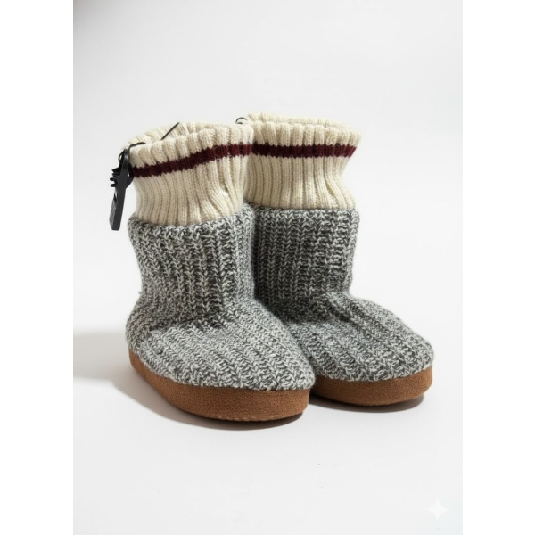 UNISEX KNIT SLIPPERS (SLIGHTLY USED)