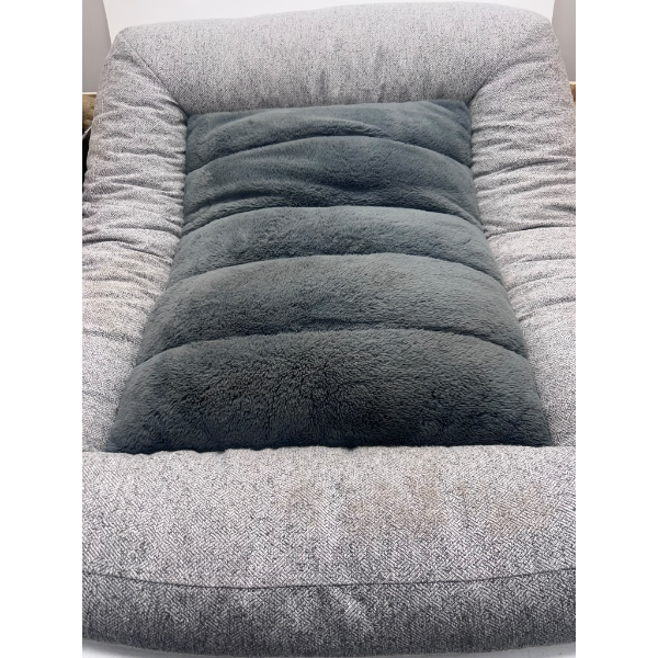  KIRKLAND DOG BED 39X37 -SU
