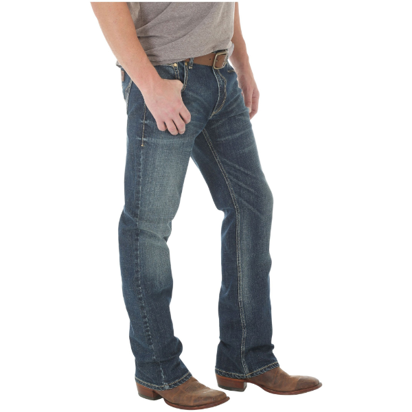 WRANGLER MEN'S RETRO SLIM BOOT JEANS. (SIZE: 38X32)