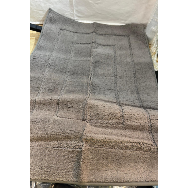 BATHROOM SPECIAL ABSORBENT FLOOR MAT NON-SLIP THICK QUICK-DRYING CARPET (SLIGHTLY USED)