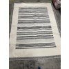 Image 2 : ACCENT RUG (SLIGHTLY USED) (82"x62")