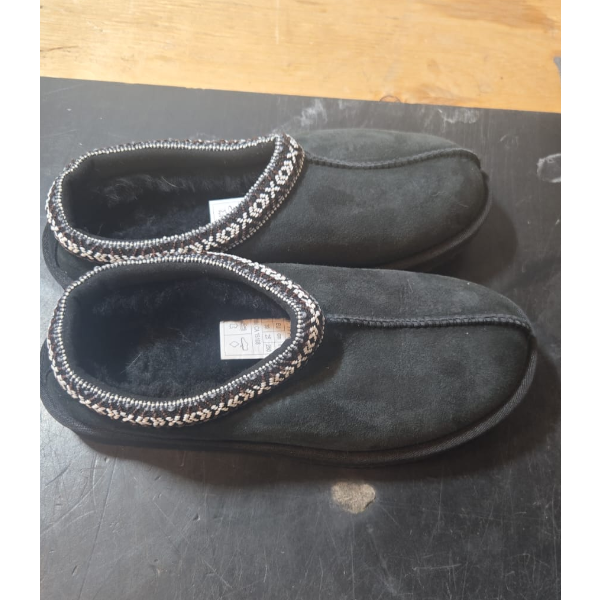 KIRKLAND WOMEN'S SLIPPER  SIZE: 6 (SLIGHTLY USED)