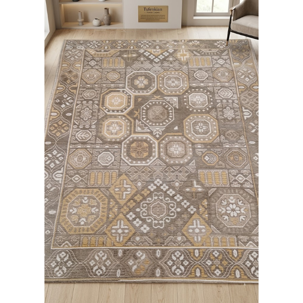 AREA RUG