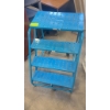 Image 1 : METAL MOBILE THREE-STEP LADDER BLUE

