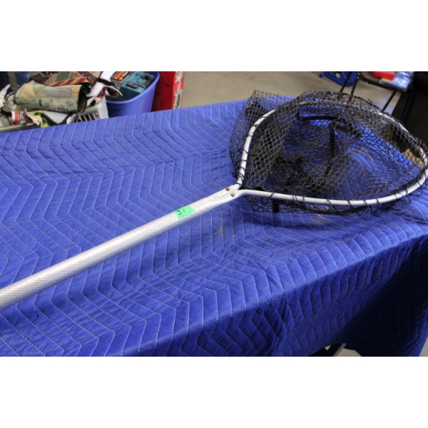Aluminum Fishing Net with Mesh Netting
