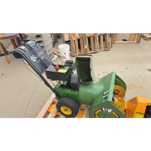 BAYCREST TWO-STAGE SNOWBLOWER 32 INCH
