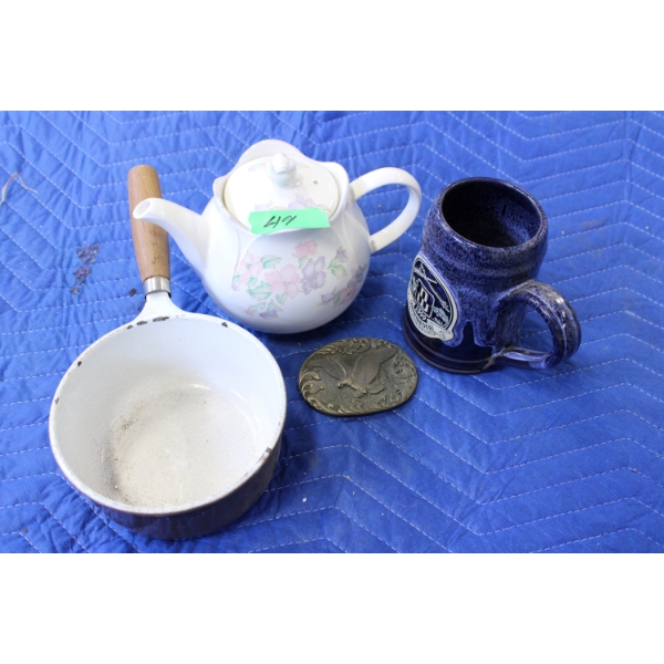 Miscellaneous Lot containing pot and tea pot and mugs 