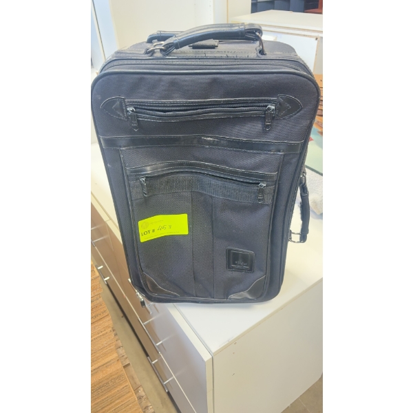 BLACK FABRIC ROLLING SUITCASE
