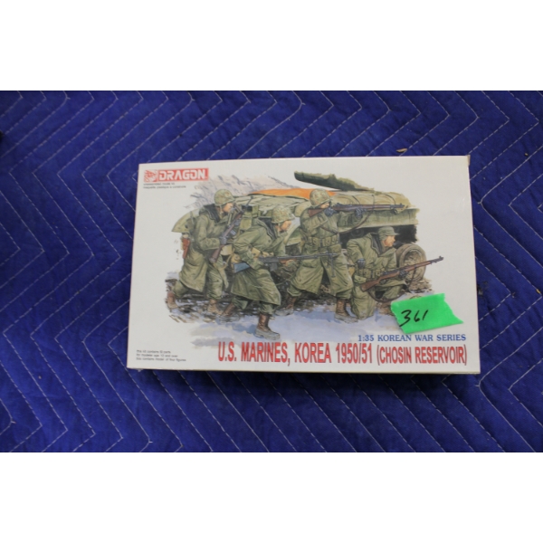 Dragon 1:35 Scale Military Model Set U.S. Marines Korea 1950/51 (Chosin Resivoir)
